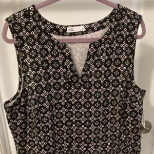 Black and White Print Sleeveless V-Neck Fit & Flare Dress